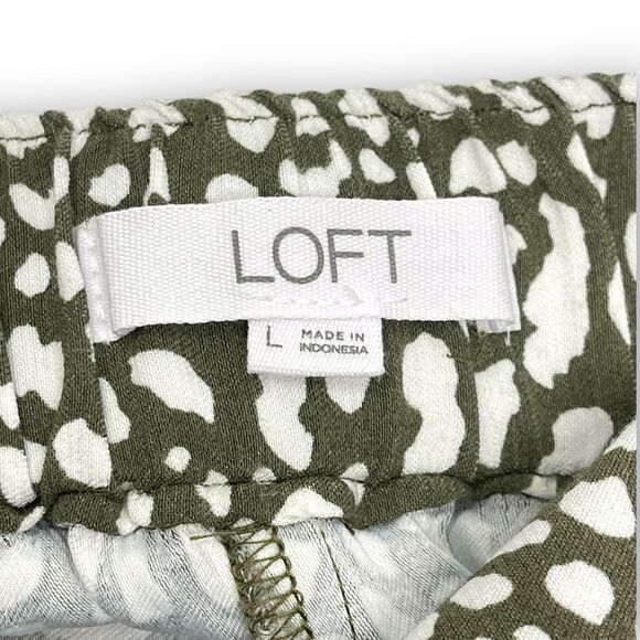 Ann Taylor Loft Wide Leg White Green Animal Print Crop Pants Women's Size Large - Picture 7 of 9